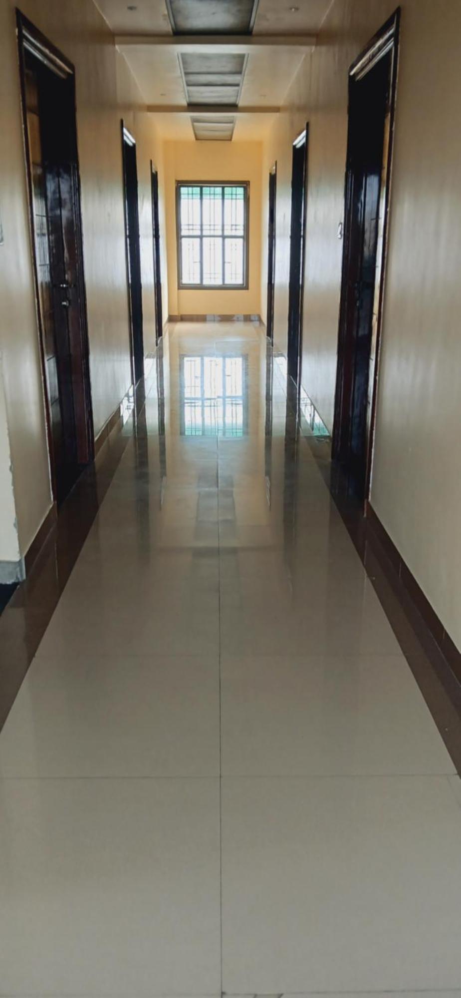 Shivam Hotel Varanasi - Near Kashi Vishwanath Temple With Parking And Lift Exteriör bild